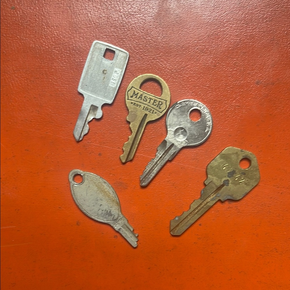 Vintage Key Collection - Picture 2 of 7